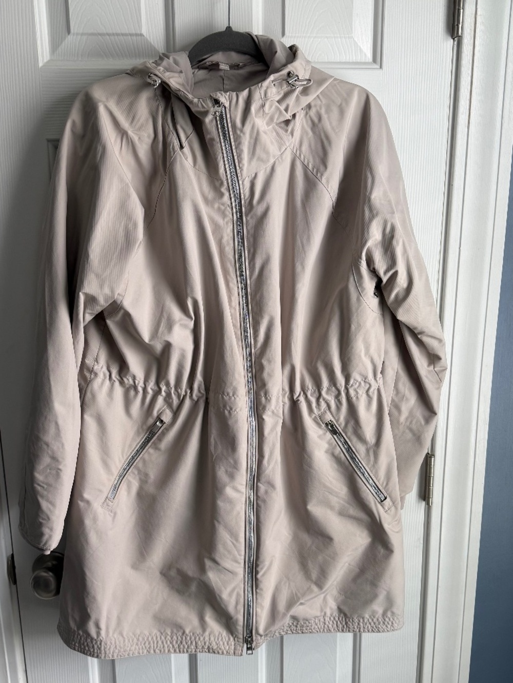 Athleta Lightweight Rain Jacket Gathered Waist Beige | Size L | Excellent